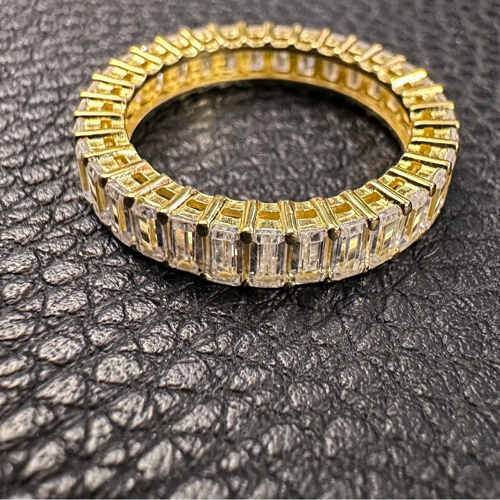 Elegant Gold and Silver Women's Ring